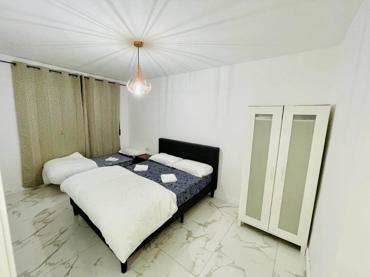 Queen Apartments Santa Coloma de Gramanet Esterno foto