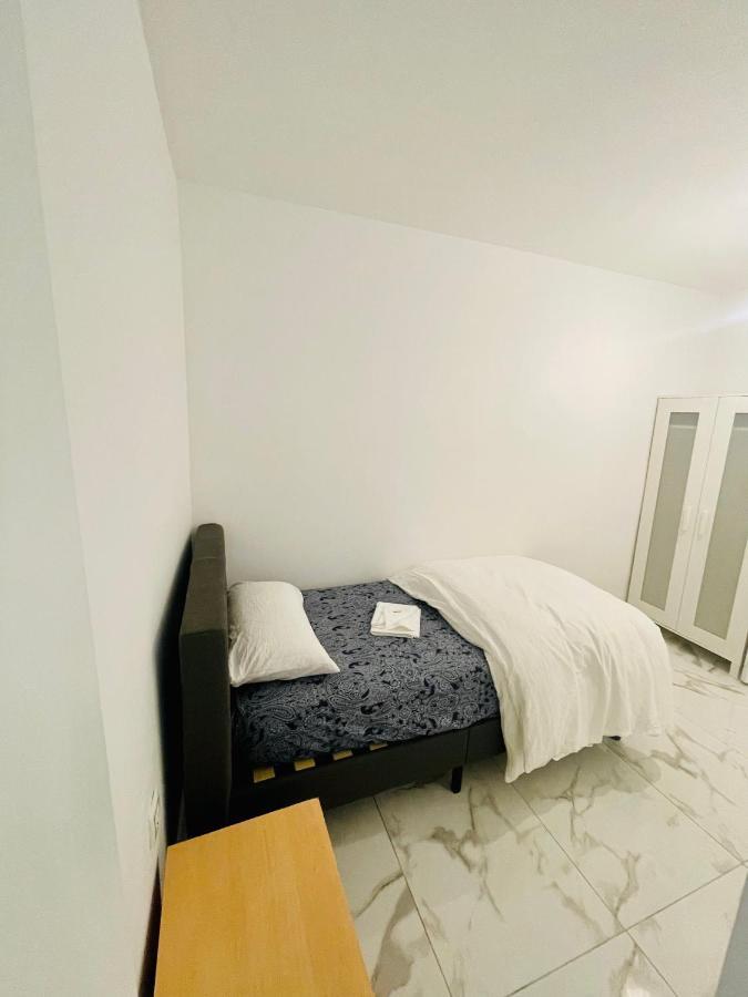Queen Apartments Santa Coloma de Gramanet Esterno foto